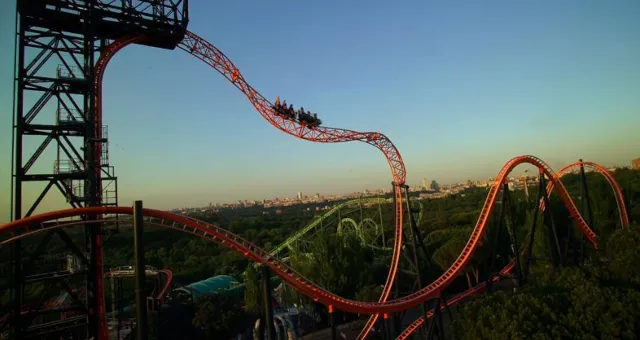 Zdjęcie Las mejores atracciones del parque de atracciones de Madrid para disfrutar