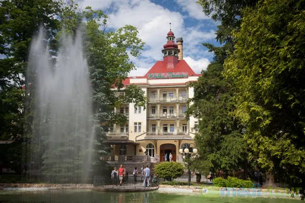 Zdjęcie Sanatorium Uzdrowiskowe Szarotka w Polanicy-Zdroju NFZ - Warunki i Usługi