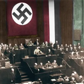 Zdjęcie W którym roku Hitler został kanclerzem? Kluczowe fakty i kontekst