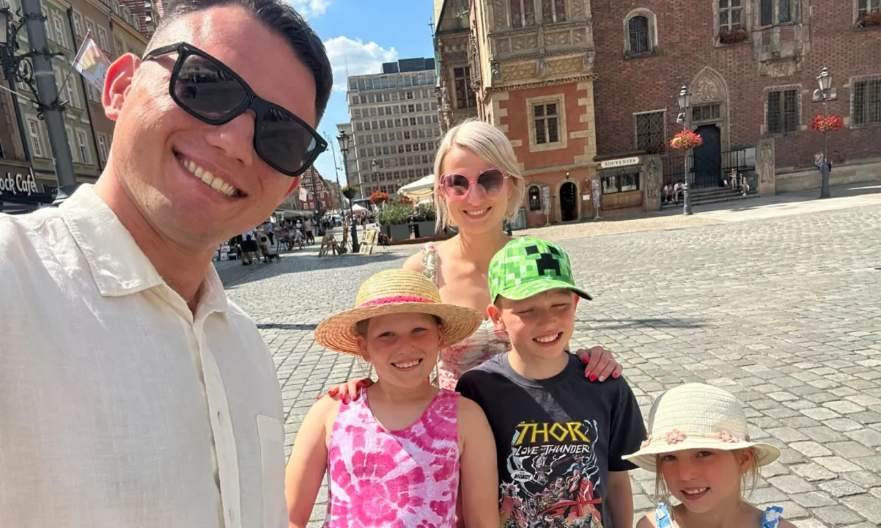 Zdjęcie Czy Mentzen ma dzieci? Odkryj, kim są jego pociechy i ich imiona