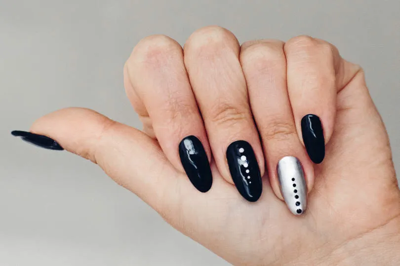 Zdjęcie Jak naprawić manicure hybrydowy - proste sposoby na trwały efekt