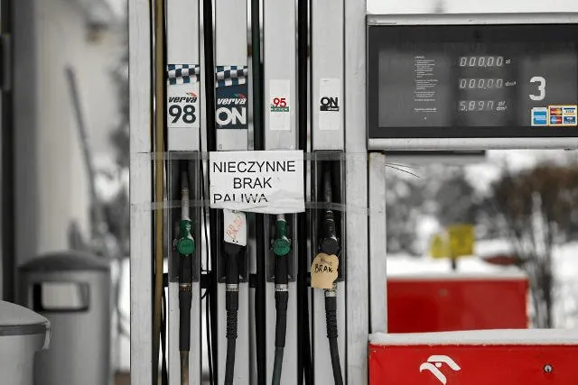 Zdjęcie Czy można mieszać benzynę 95 z 98? Bezpieczne połączenie czy ryzyko?