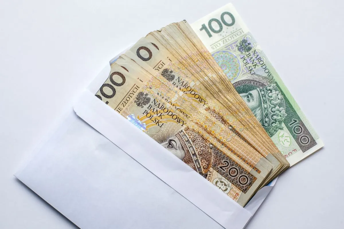 Zdjęcie Czy 500 plus wlicza się do dochodu przy funduszu socjalnym? Sprawdź!