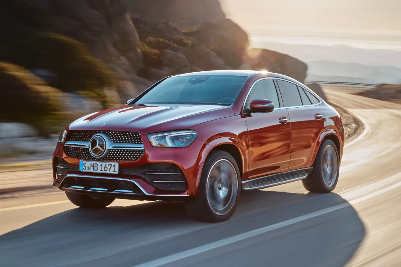 Zdjęcie Mercedes-Benz GLE SUV: zalety, wady, ceny i porównanie z konkurencją