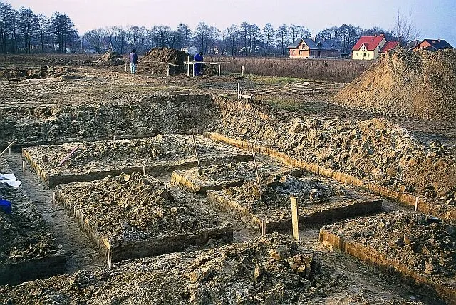Zdjęcie Ile betonu na fundamenty domu 100m2? Oblicz dokładnie i uniknij kosztów