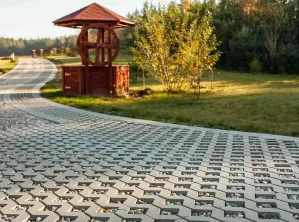 Zdjęcie Najlepsze materiały na podjazd – uniknij kosztownych błędów i wybierz idealną nawierzchnię