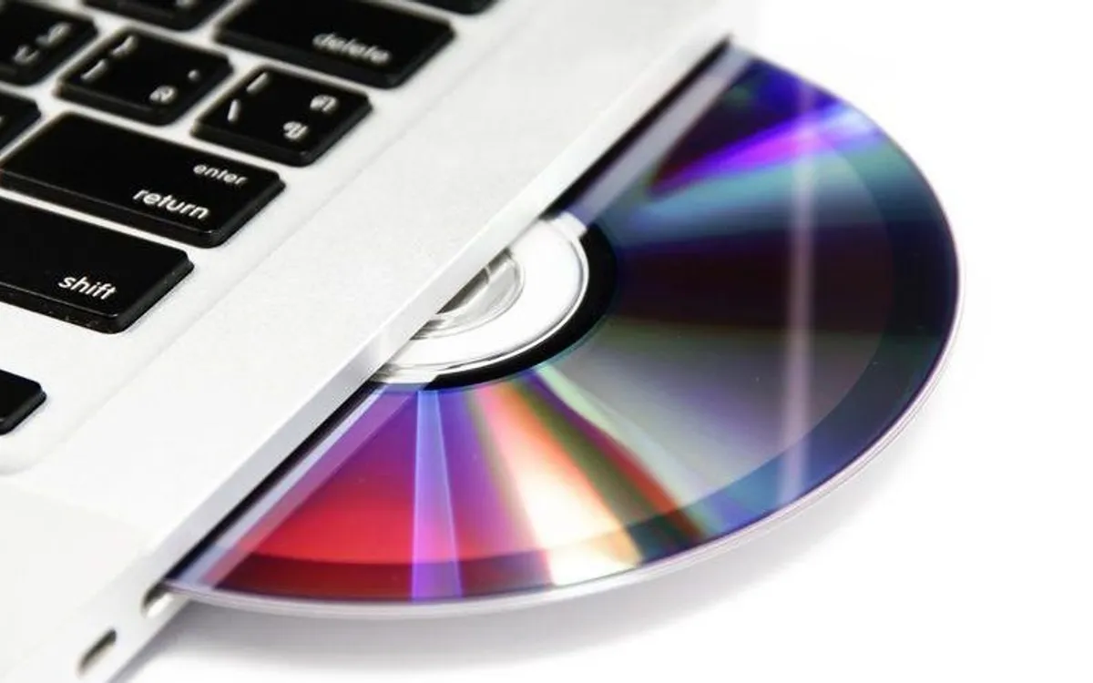 Zdjęcie W którym roku wynaleziono płytę CD? Niezwykła historia tego formatu