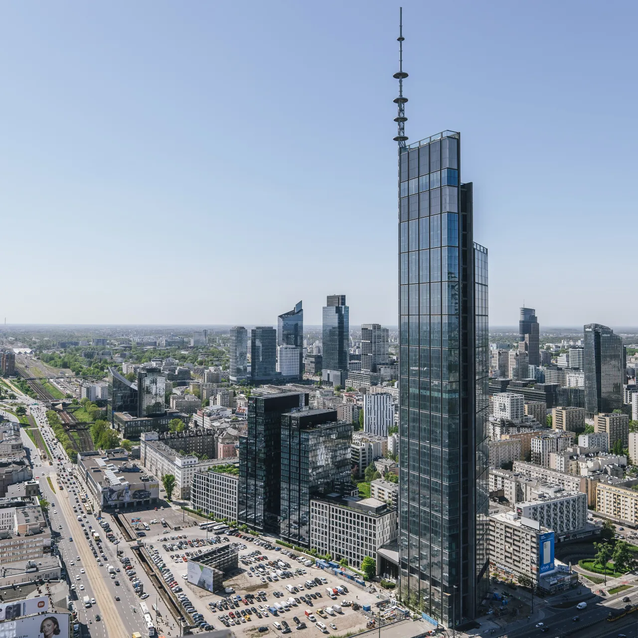 Zdjęcie Ile pięter ma najwyższy budynek w Warszawie? Zaskakujące fakty o Varso Tower