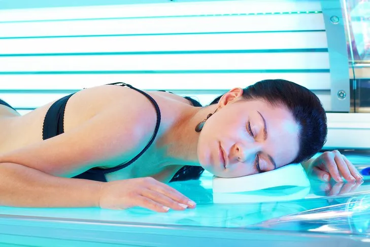 Zdjęcie Solarium po porodzie naturalnym - kiedy jest to bezpieczne?