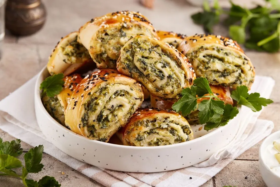 Zdjęcie Szybkie i smaczne pomysły na obiad z ciasta francuskiego