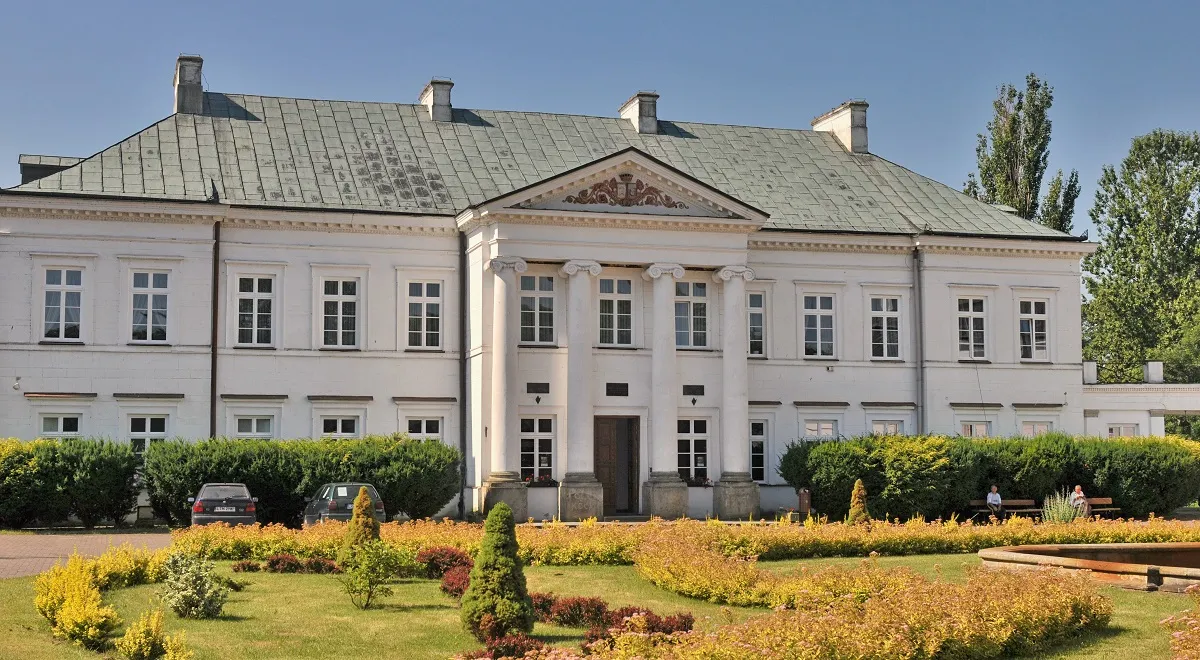 Zdjęcie Pałac w Kocku: Historia, architektura i tajemnice zabytku