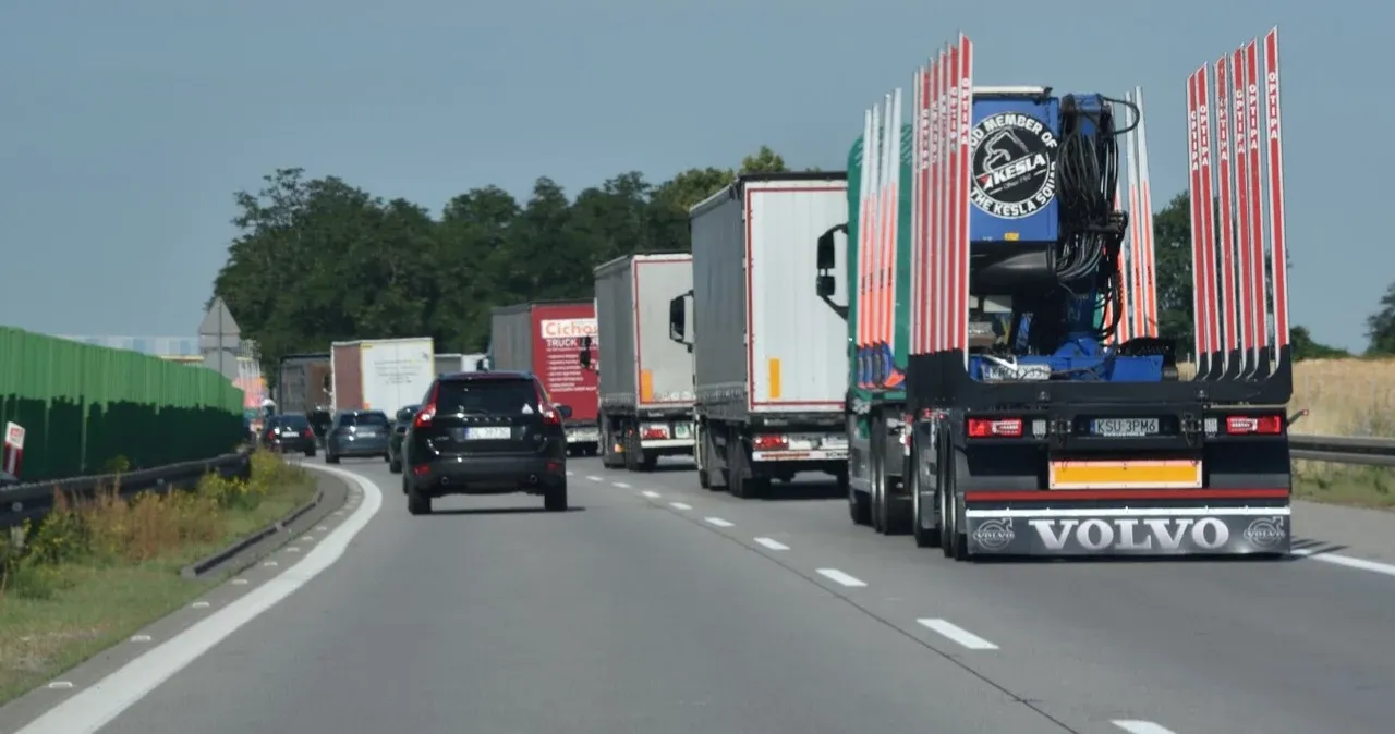 Zdjęcie Od kiedy zakaz dla ciężarówek? Sprawdź, by uniknąć kar!