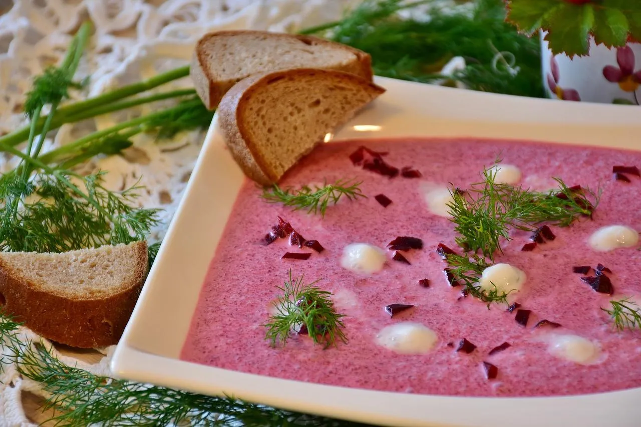 Zdjęcie Jakie przyprawy do zupy buraczkowej, aby uzyskać niezapomniany smak?