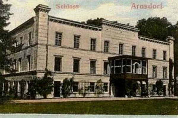 Zdjęcie Miłkowice: splendor przeszłości w murach pałacowej rezydencji