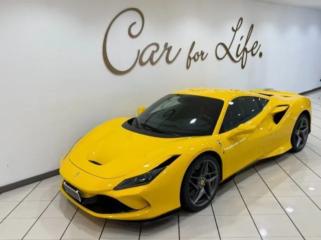 Zdjęcie Ile kosztuje Ferrari F8 Tributo? Zaskakujące ceny i opcje dodatkowe