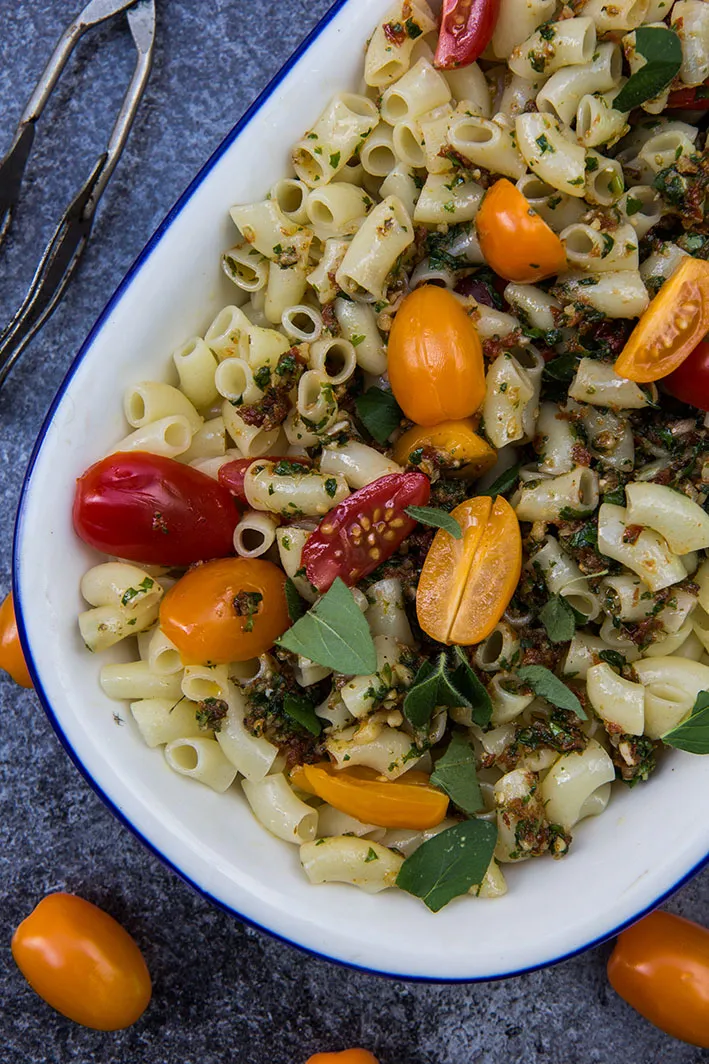 Zdjęcie Pesto na zimno czy ciepło? Odkryj najlepsze sposoby podawania