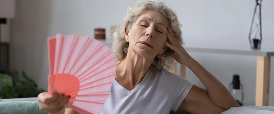 Zdjęcie Ile trwają uderzenia gorąca przy menopauzie? Oto co musisz wiedzieć