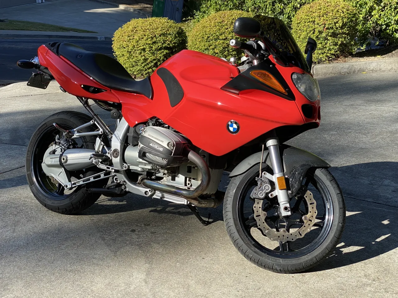 Zdjęcie BMW R 1100S - Kluczowe informacje, które musisz znać o tym motocyklu