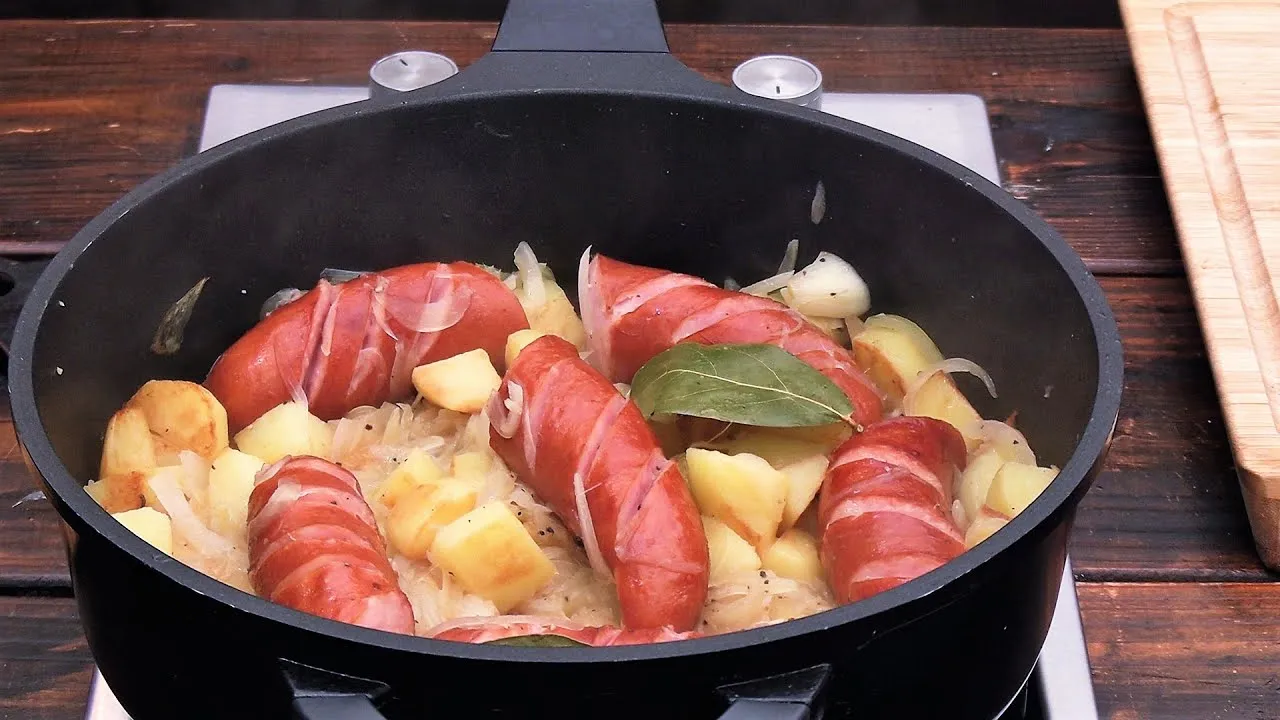 Zdjęcie Pyszne pomysły na obiad z kiełbasą, które zaskoczą Twoje kubki smakowe