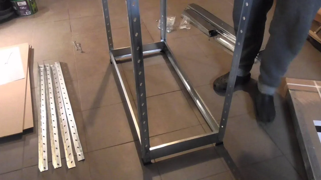 Zdjęcie Jak zrobić regał do garażu metalowy - proste kroki i materiały