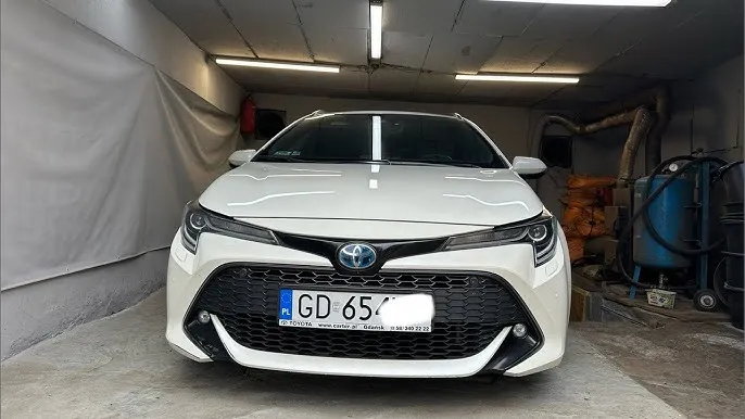 Zdjęcie Resetowanie czujnika ciśnienia w Toyocie Corolli - prosty poradnik