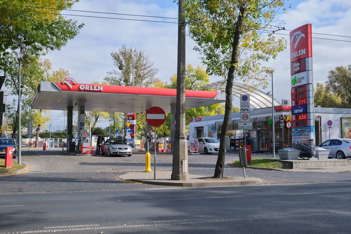 Zdjęcie Ile kosztuje ropa na orlenie? Sprawdź ceny i lokalizacje stacji