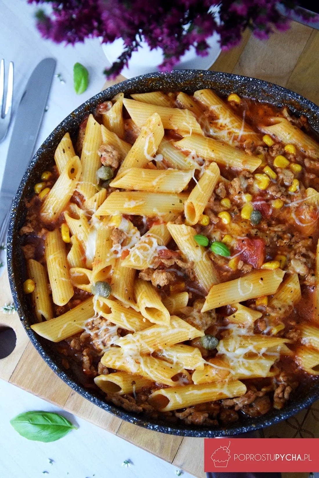 Zdjęcie Penne z sosem bolognese – prosty przepis na pyszne danie włoskie