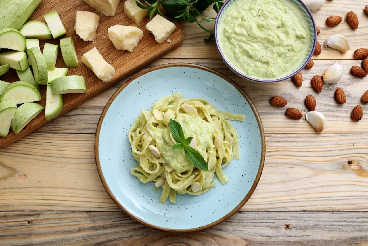 Zdjęcie Pyszny makaron penne z pesto - proste przepisy i różnorodne warianty