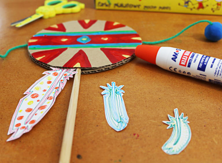 Zdjęcie Jak zrobić indiańskie ozdoby: Łapacz sn&oacute;w, pi&oacute;ropusz, biżuteria