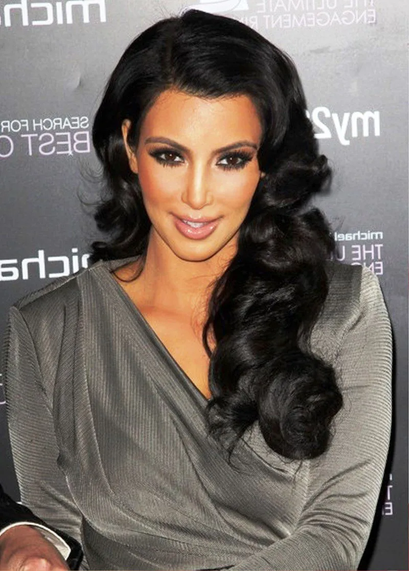 Zdjęcie Kim Kardashian vintage hair: Jak uzyskać niesamowite retro fryzury
