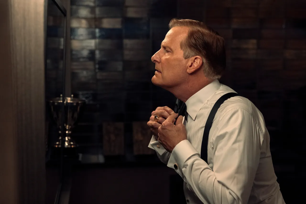 Zdjęcie Ten facet łamie wszystkie zasady, by stać się nową Sukcesją Netfliksa