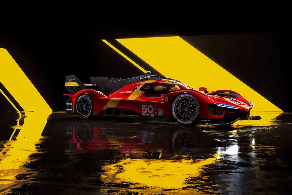 Zdjęcie Ferrari kto to jest? Poznaj Amadeusza Roślika i markę Ferrari