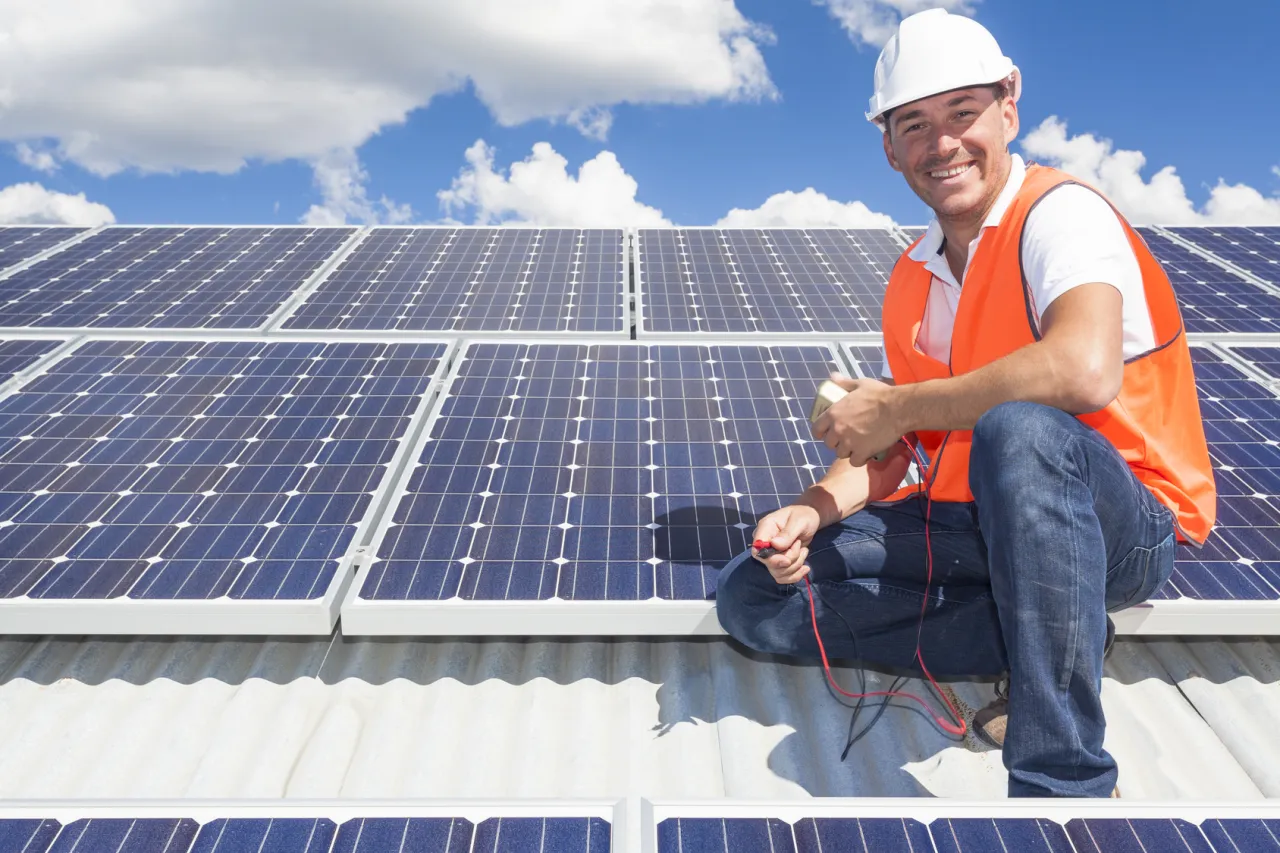Zdjęcie Jak przeliczyć 100 wat na kWh i zrozumieć zużycie energii