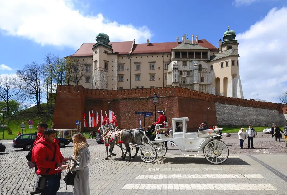 Zdjęcie Zamek na wawelu w czasach kazimierza wielkiego. jak mieszkał ostatni król z dynastii piastów