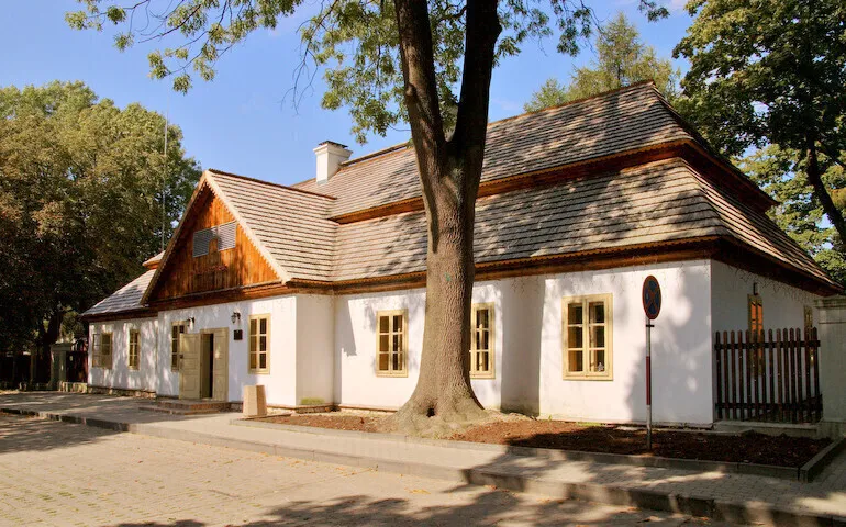 Zdjęcie Dworek Stawy Jana: Historia, architektura i atrakcje w Łodzi