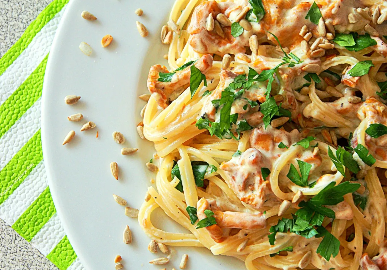 Zdjęcie Szybkie spaghetti w sosie śmietanowym - idealne na obiad bez stresu
