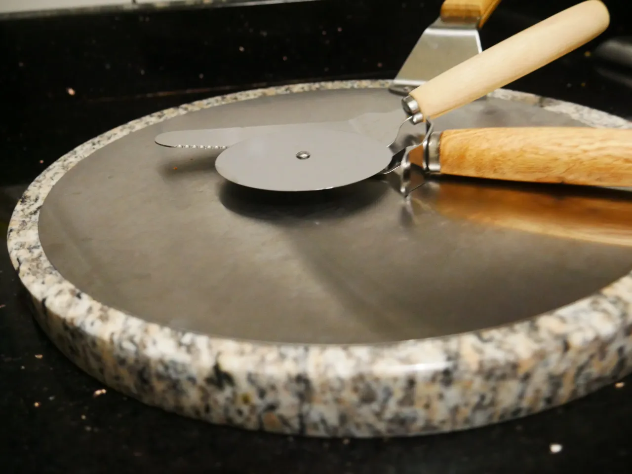 Zdjęcie Ile nagrzewa się kamień do pizzy? Odkryj sekrety idealnego pieczenia