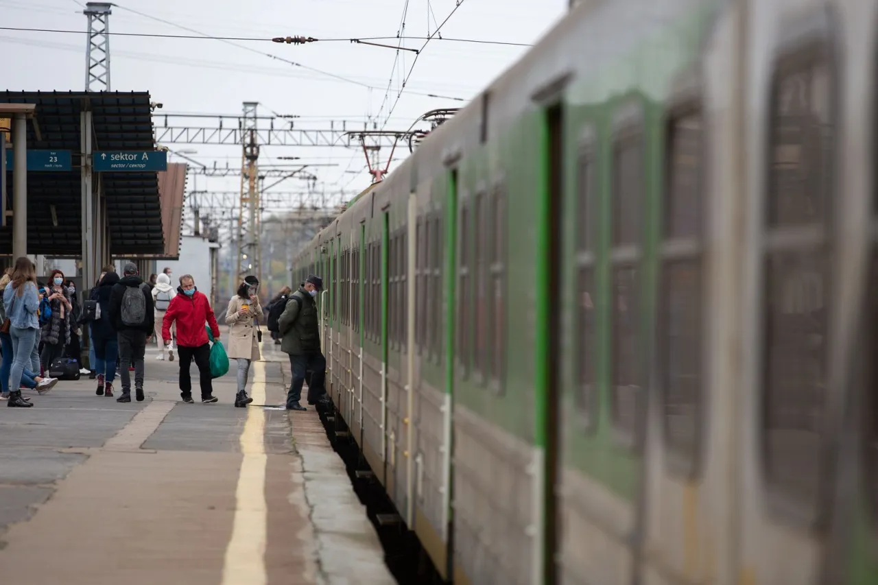 Zdjęcie Czy w pociągu InterCity można palić? Poznaj ważne przepisy i zasady