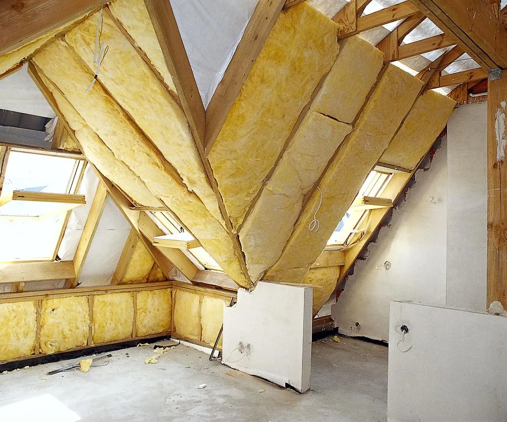 Zdjęcie Jak ocieplić strych w starym domu i uniknąć wysokich rachunków
