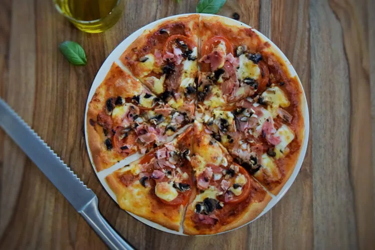 Zdjęcie Pizza italienne maison: la recette authentique du chef Thibault Tanguy