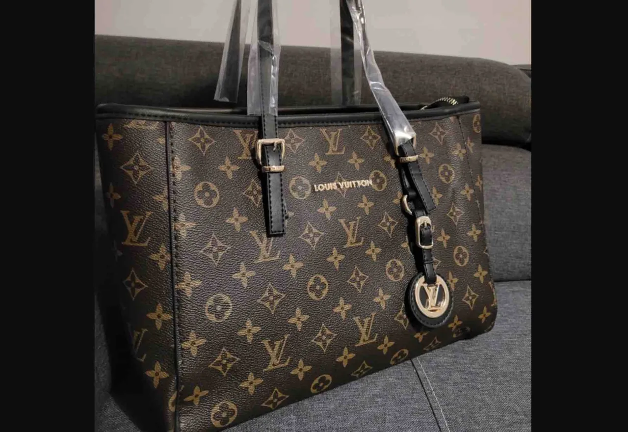 Zdjęcie Gdzie kupić torebkę Louis Vuitton w Polsce i uniknąć podróbek