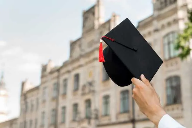Zdjęcie Urlop po studiach magisterskich: Jak obliczyć dni urlopu?