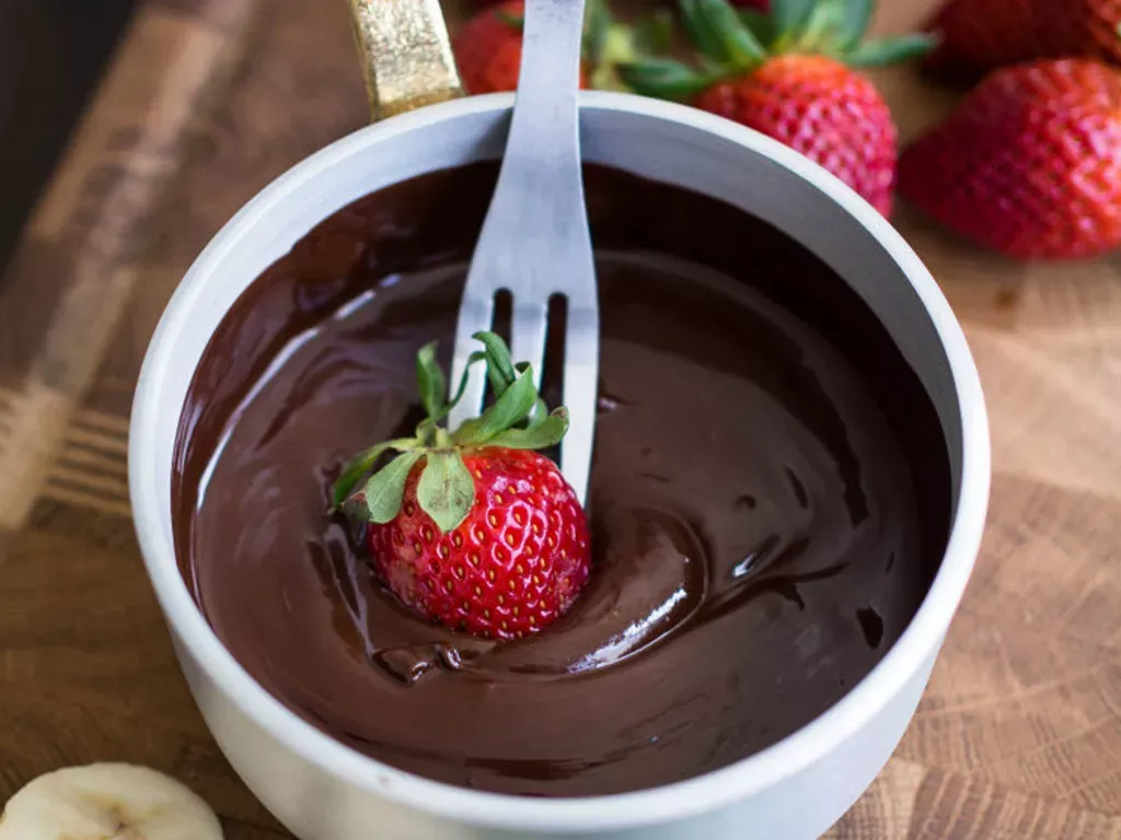 Zdjęcie Co do fondue czekoladowego? Idealne dodatki i przepisy na deser
