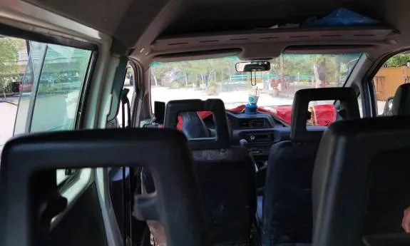 Zdjęcie Ile osób może przewozić bus? Zaskakujące fakty o pojemności busów