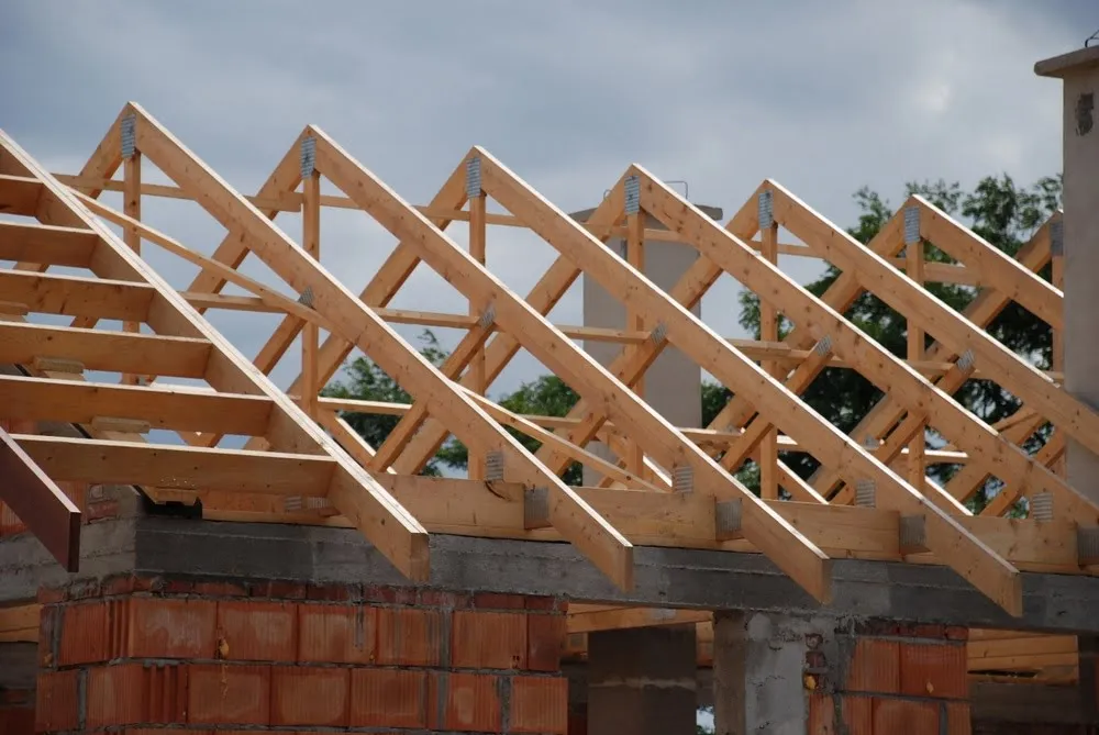 Zdjęcie Dach prefabrykowany: Szybka i precyzyjna konstrukcja dachu