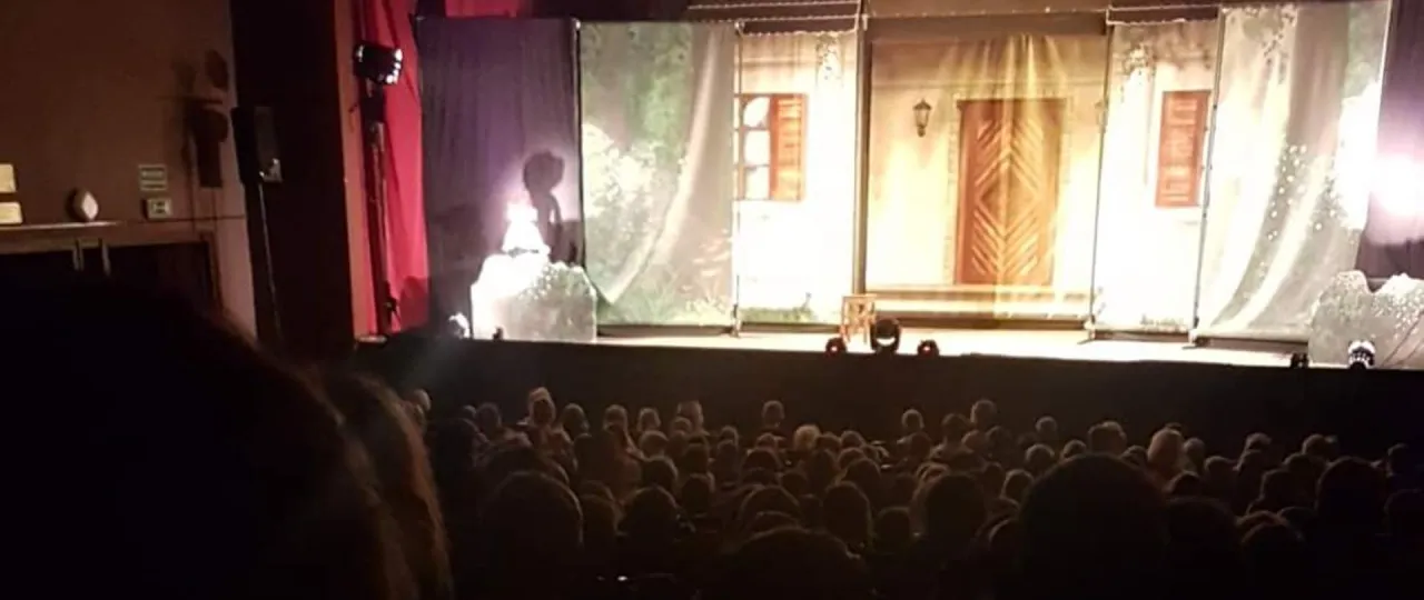 Zdjęcie Cele wycieczki do teatru: jak wzbogacają edukację i rozwijają empatię