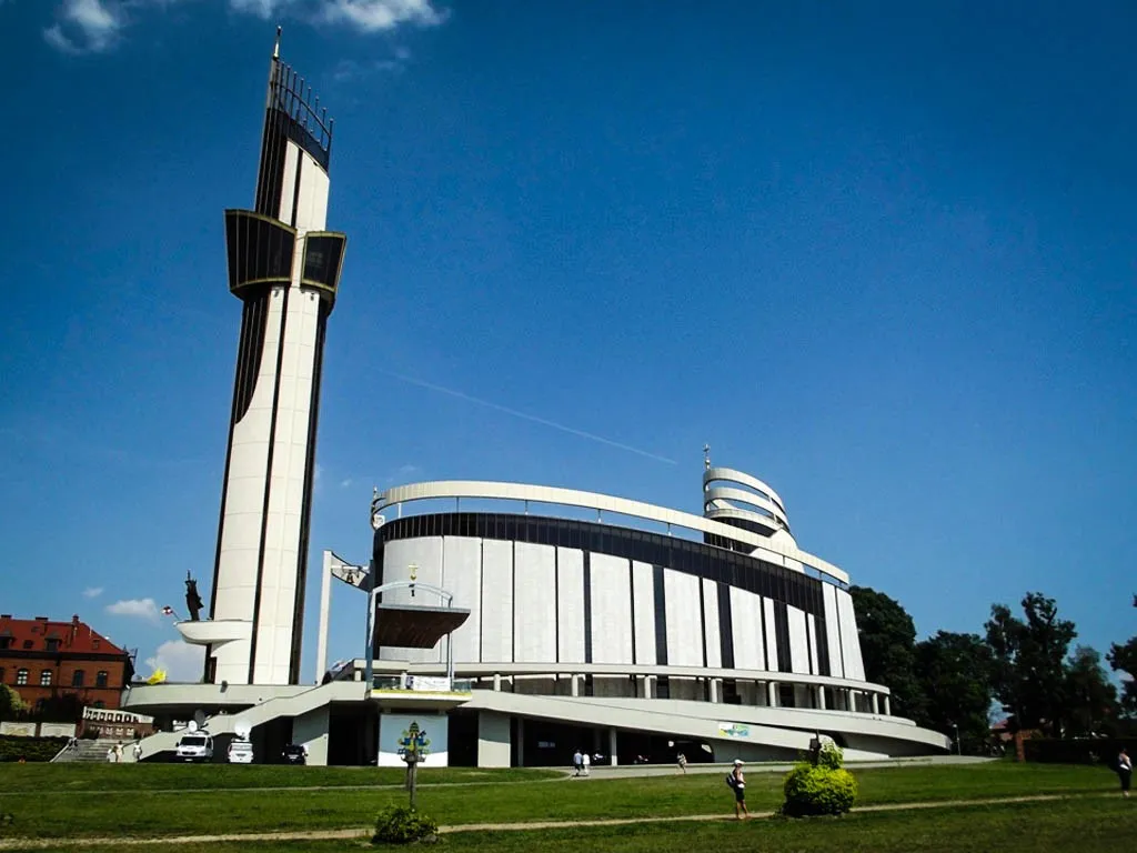 Zdjęcie Sanktuarium w Łagiewnikach – historia, msze święte i praktyczne wskazówki dla pielgrzymów