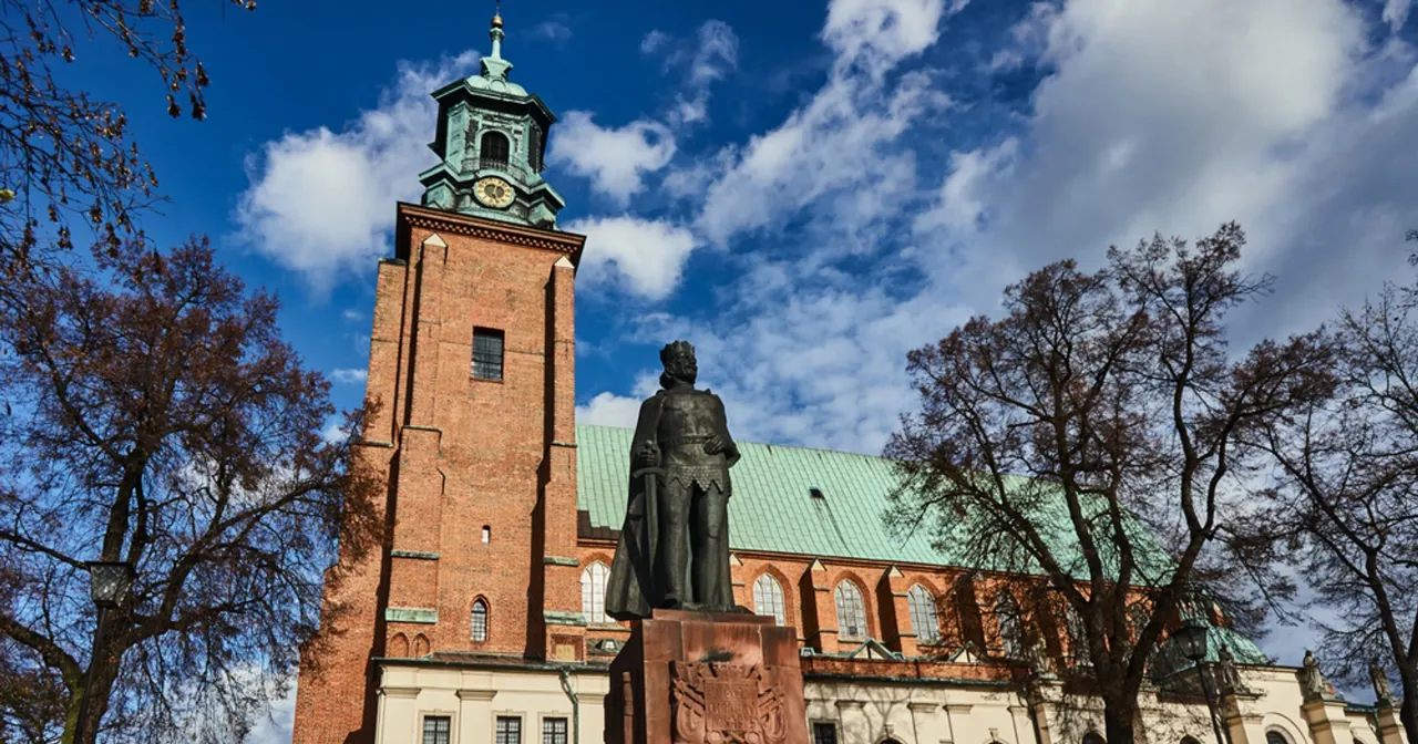 Zdjęcie Atrakcje w Gnieźnie, które musisz zobaczyć - odkryj ukryte skarby