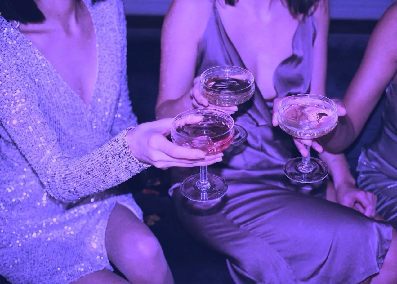 Zdjęcie Impreza w stylu Hollywood jak się ubrać: unikaj modowych wpadek