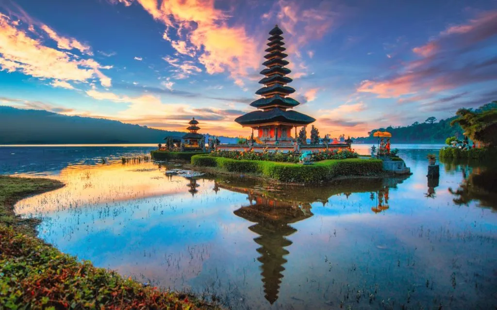Zdjęcie Ile trwa lot z Dubaju na Bali? Zaskakujące fakty o czasie lotu